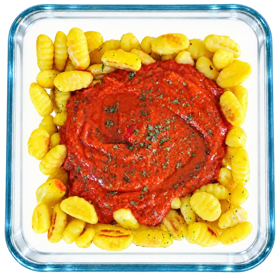 gnocchi à la sauce tomate dans un plat en verre